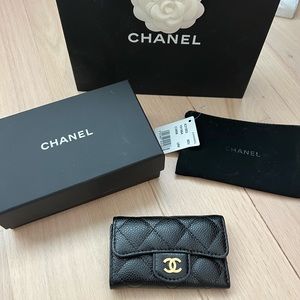 Chanel classic caviar quilted 6 ring O key holder case keycase in black / burg